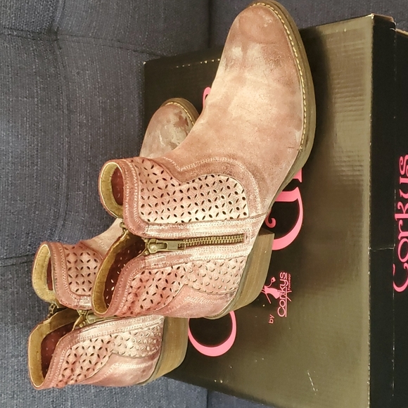 Corkys Leather Ankle Boot - Picture 2 of 6